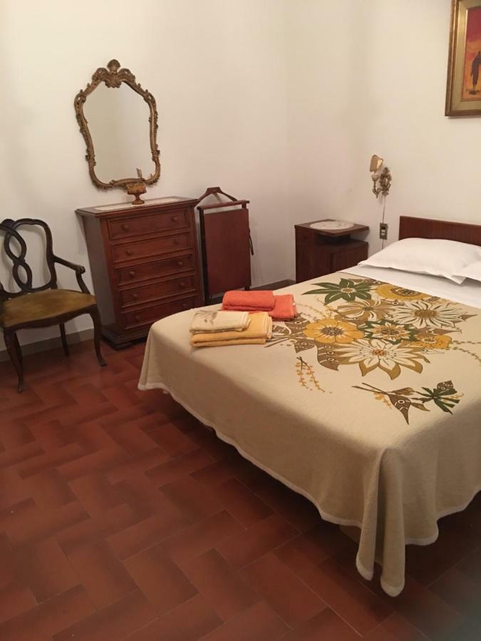 Casa Degli Zii Appartamento Letizia Luni Luaran gambar