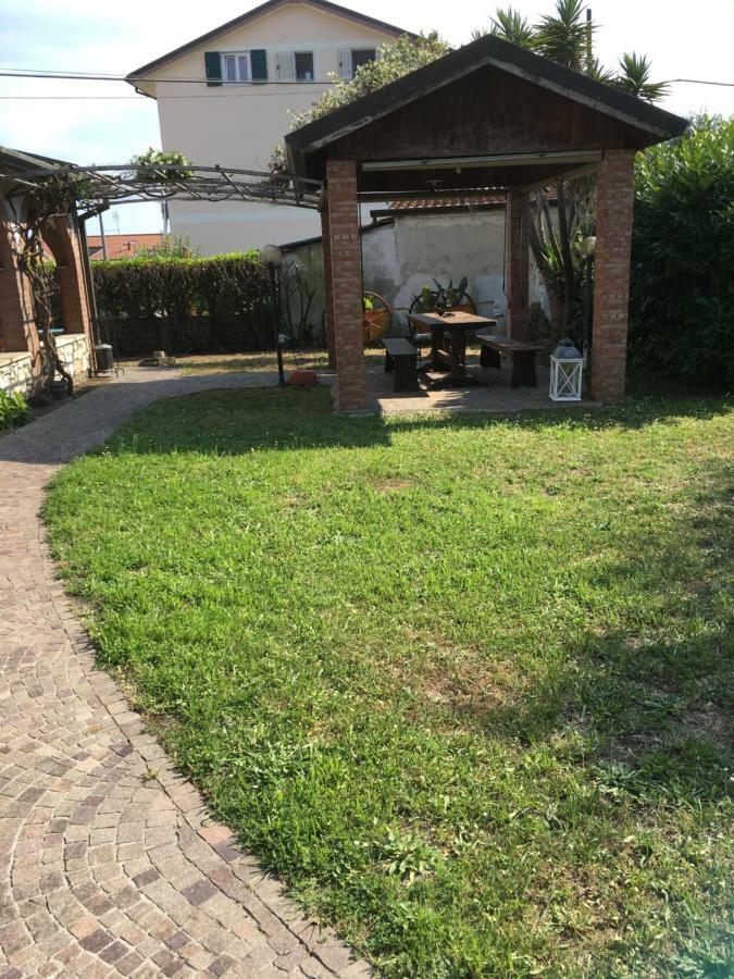 Casa Degli Zii Appartamento Letizia Luni Luaran gambar